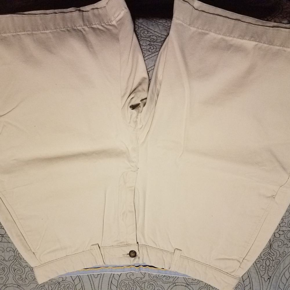 Khaki shorts, 34 waist